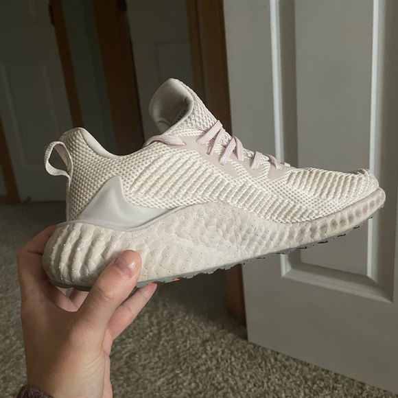Adidas AlphaBoost in Orchid Tint Size 7.5 - Picture 3 of 14